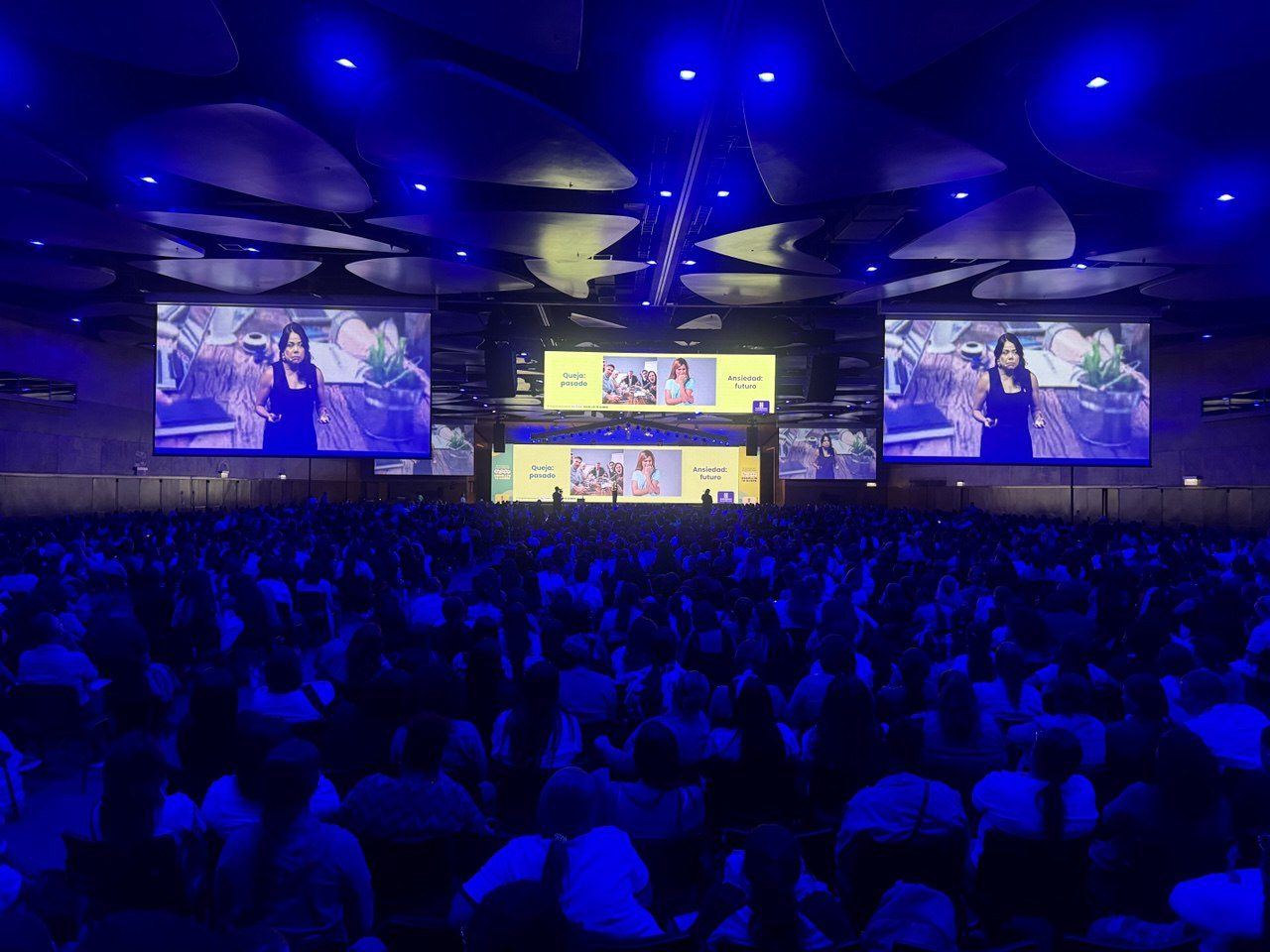 Dra. Lady Ladino en conferencia